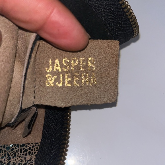 Ladies leather clutch - Picture 3 of 4